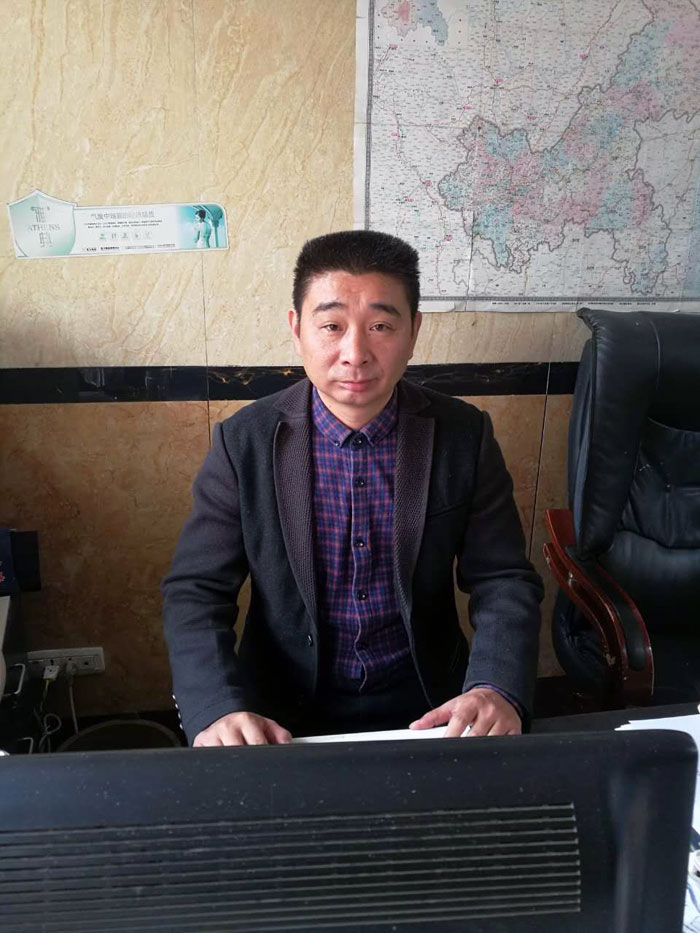 南宫娱乐瓷砖重庆大足区署理商胡洪军：没有做不可的事，，，，，只有不会做事的人